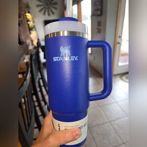 Stanley Cobalt 30 Oz Quencher New